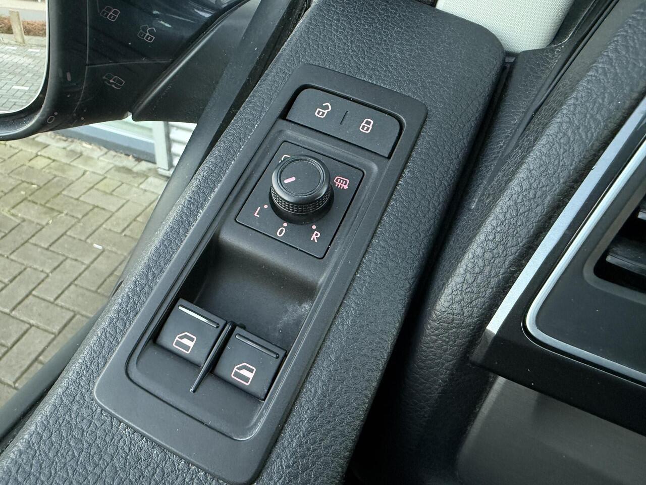 Volkswagen TRANSPORTER 2.0 TDI L2H1 4Motion Highline ?Automaat ?Full LED ?Vol Leder ?Navigatie ?Apple Carplay & Android Auto ?Parkeersensoren ?Trekhaak