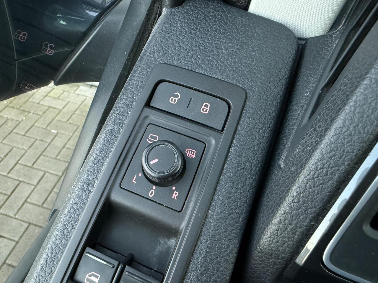 Volkswagen TRANSPORTER 2.0 TDI L2H1 4Motion Highline ?Automaat ?Full LED ?Vol Leder ?Navigatie ?Apple Carplay & Android Auto ?Parkeersensoren ?Trekhaak