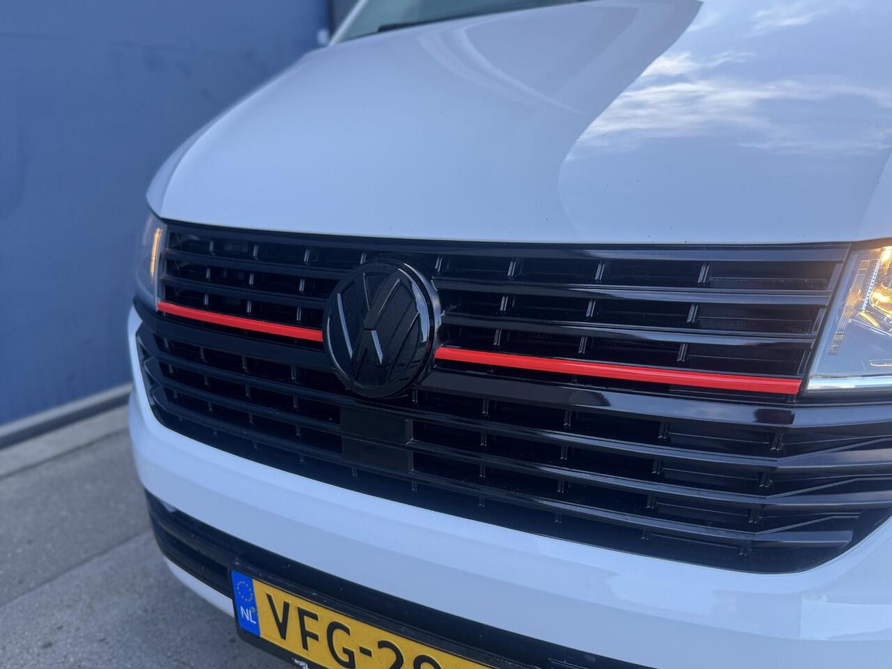 Volkswagen TRANSPORTER 2.0 TDI L2H1 30 Comfortline AIRCO / CRUISE CONTROLE / NAVI / CARPLAY / VERLAAGD