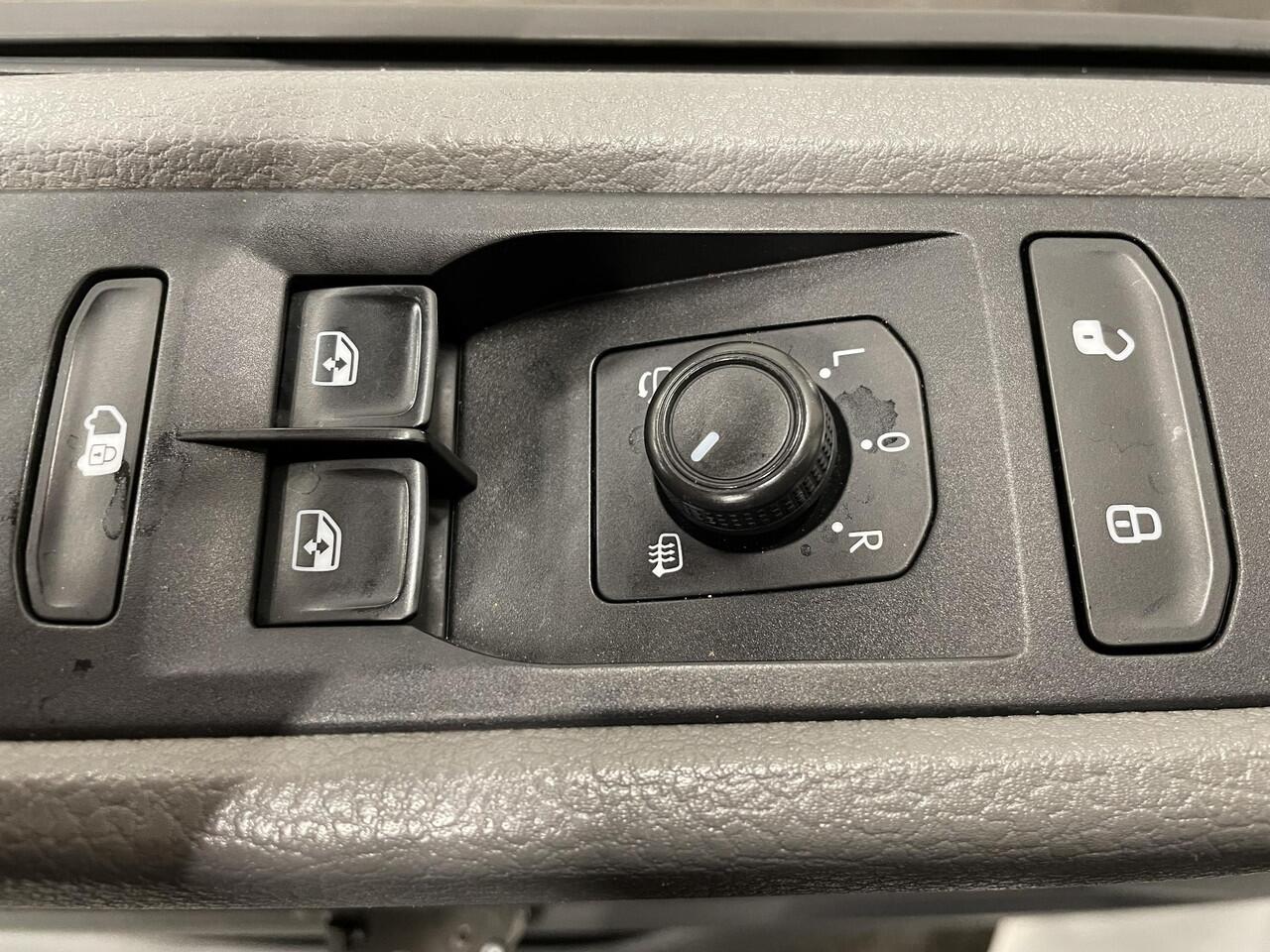 Volkswagen TRANSPORTER 2.0 TDI L2H1 Trendline Airco Cruise Control 2x schuifdeur Trekhaak Parkeersensoren