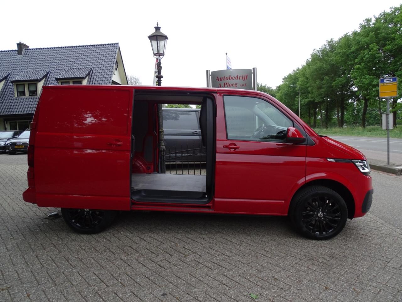 Volkswagen TRANSPORTER 2.0 TDI L1H1 Highl.NAVI DUB ZIJDEUR LED DAB Bpm VRIJ 1e eig