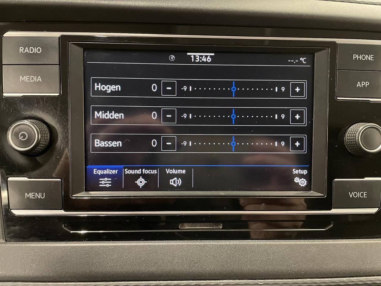 Volkswagen TRANSPORTER 2.0 TDI L2H1 110PK T6.1 Airco Cruise Control Apple CarPlay/MirrorLink Trekhaak