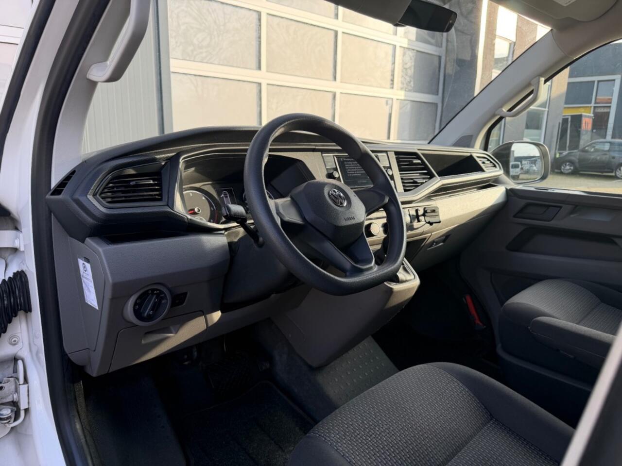 Volkswagen TRANSPORTER 2.0 TDI 150PK Automaat L1 / Airco / Navi by app / Trekhaak