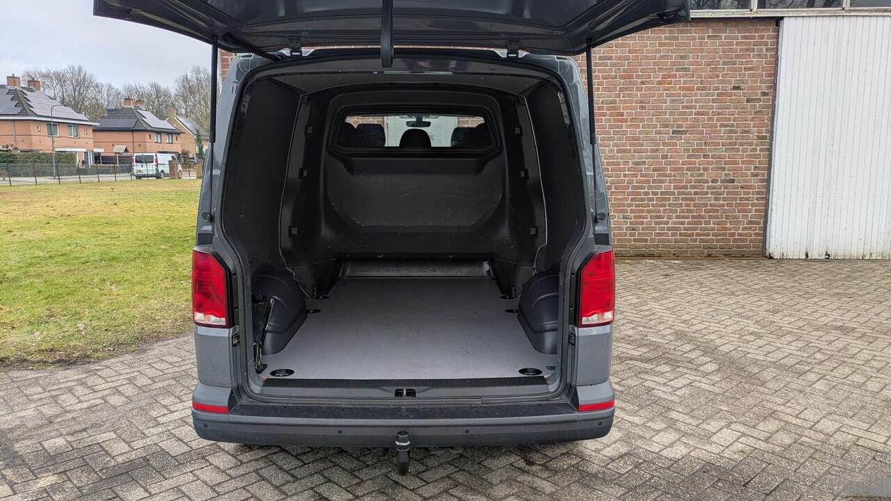 Volkswagen TRANSPORTER 2.0 TDI L2H1 DC - Aut. - Camera