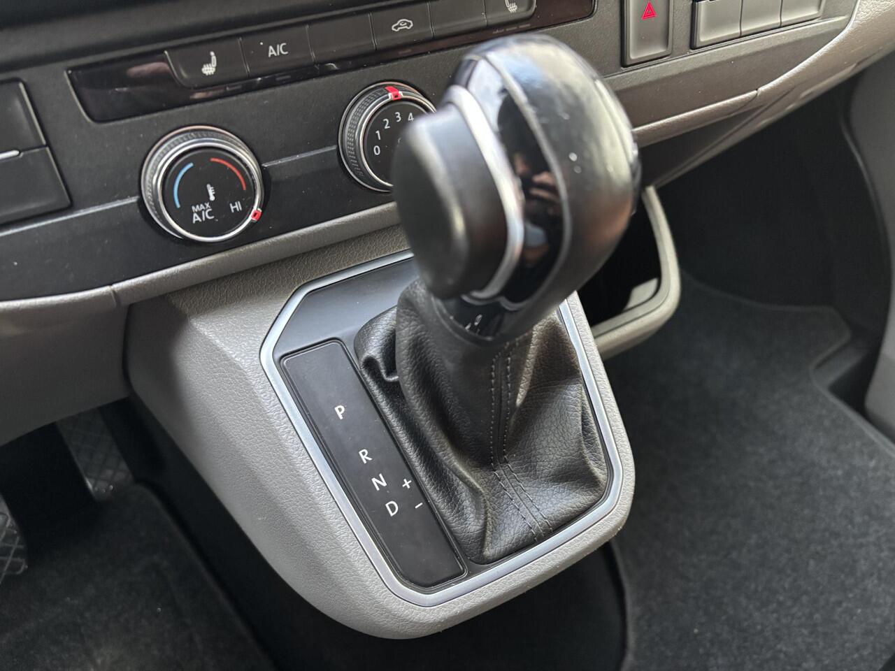 Volkswagen TRANSPORTER 2.0 TDI L2H1 BULLI 4Motion*AUTOM.*ACC*CAM*ECC*CARP