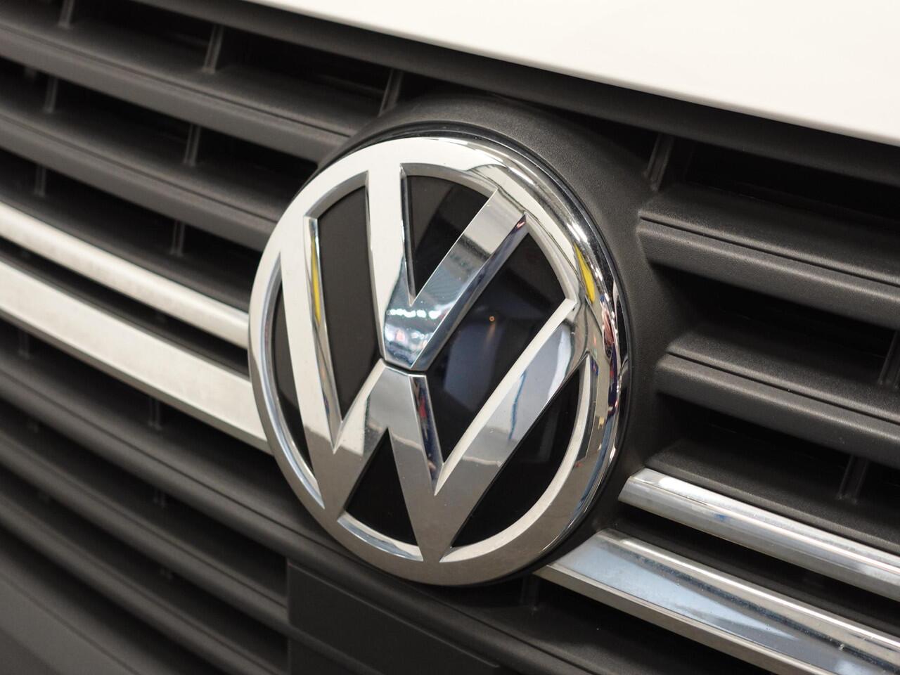 Volkswagen TRANSPORTER 2.0 TDI 110pk L2H1 Navigatie Apple Carplay/Android Auto Trekhaak Camera Parkeersensoren achter Cruise Control Airco