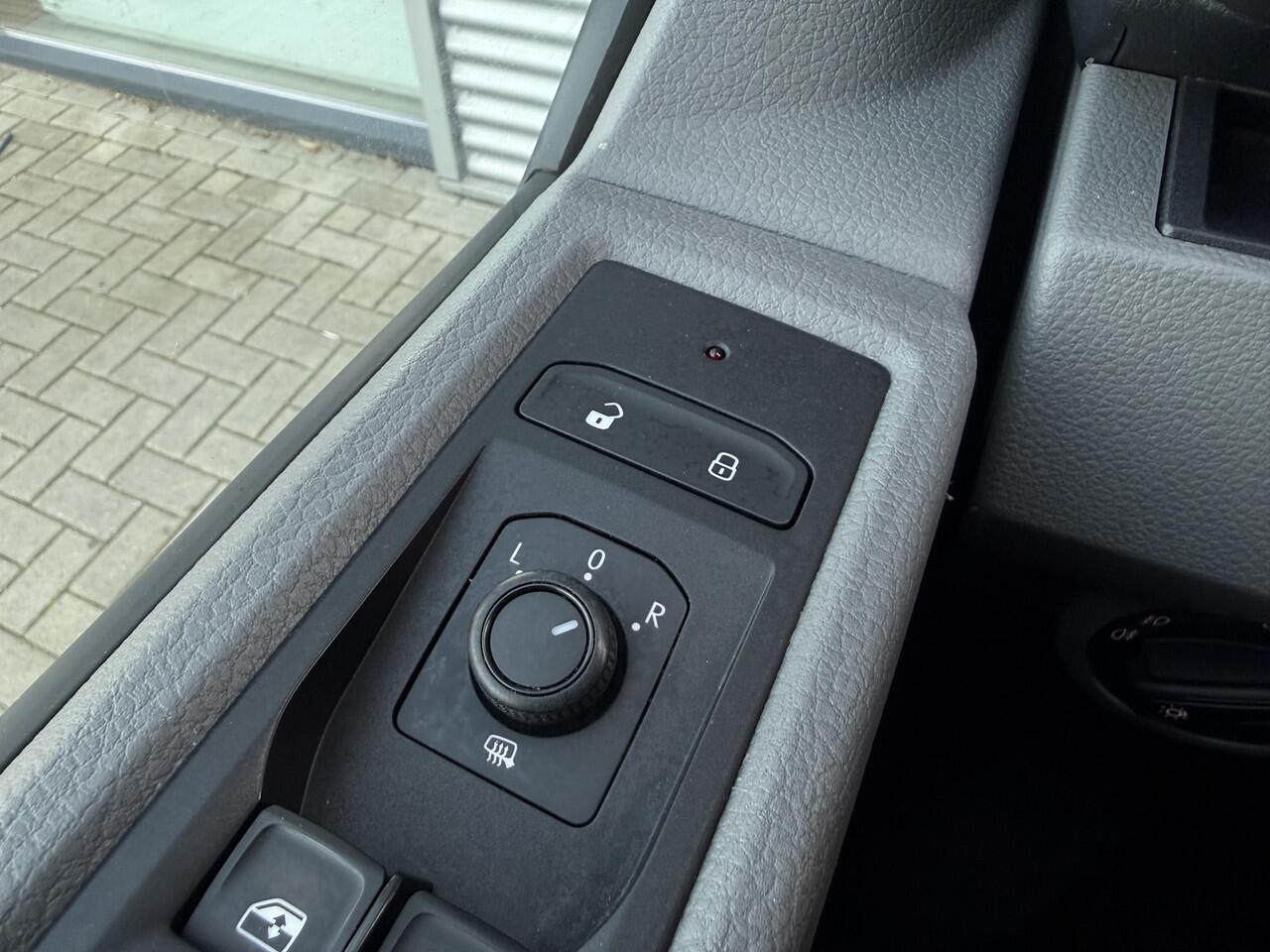 Volkswagen TRANSPORTER 2.0 TDI L1H1 28 150PK Automaat ?Airco ?Cruise ?Licht & Regensensor ?Parkeersensoren ?Schuifdeur rechts ?Dealer onderhouden