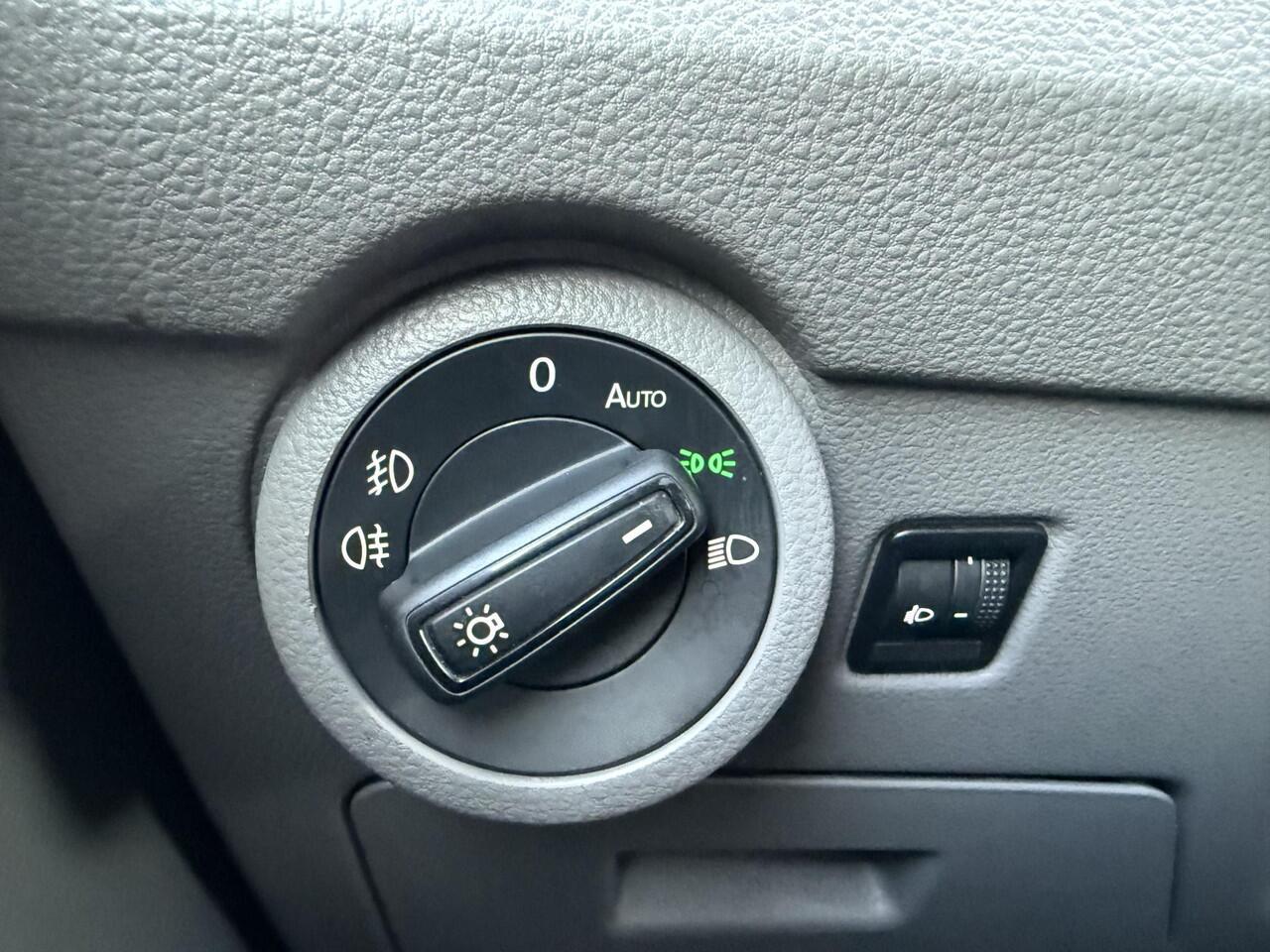 Volkswagen TRANSPORTER 2.0 TDI L1H1 28 150PK Automaat ?Airco ?Cruise ?Licht & Regensensor ?Parkeersensoren ?Schuifdeur rechts ?Dealer onderhouden