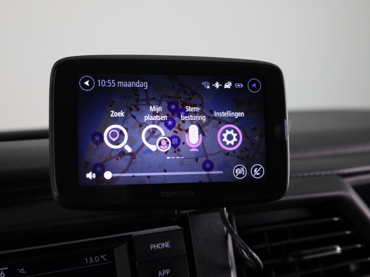 Volkswagen TRANSPORTER 2.0 TDI L2H1 32 110 pk | Navigatie via App | Trekhaak | Parkeersensoren achter | Cruise control |