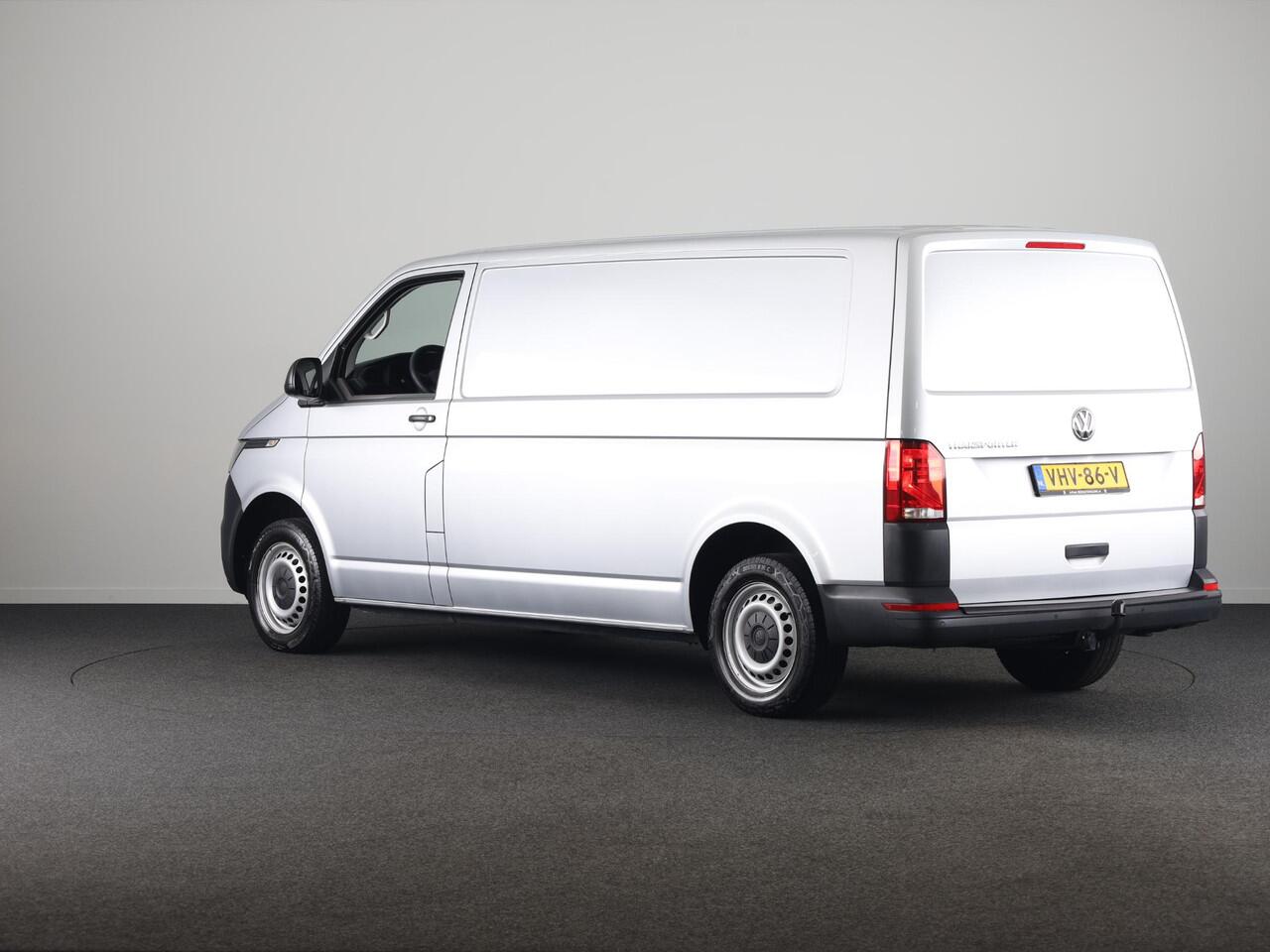 Volkswagen TRANSPORTER 2.0 TDI L2H1 32 110 pk | Navigatie via App | Trekhaak | Parkeersensoren achter | Cruise control |