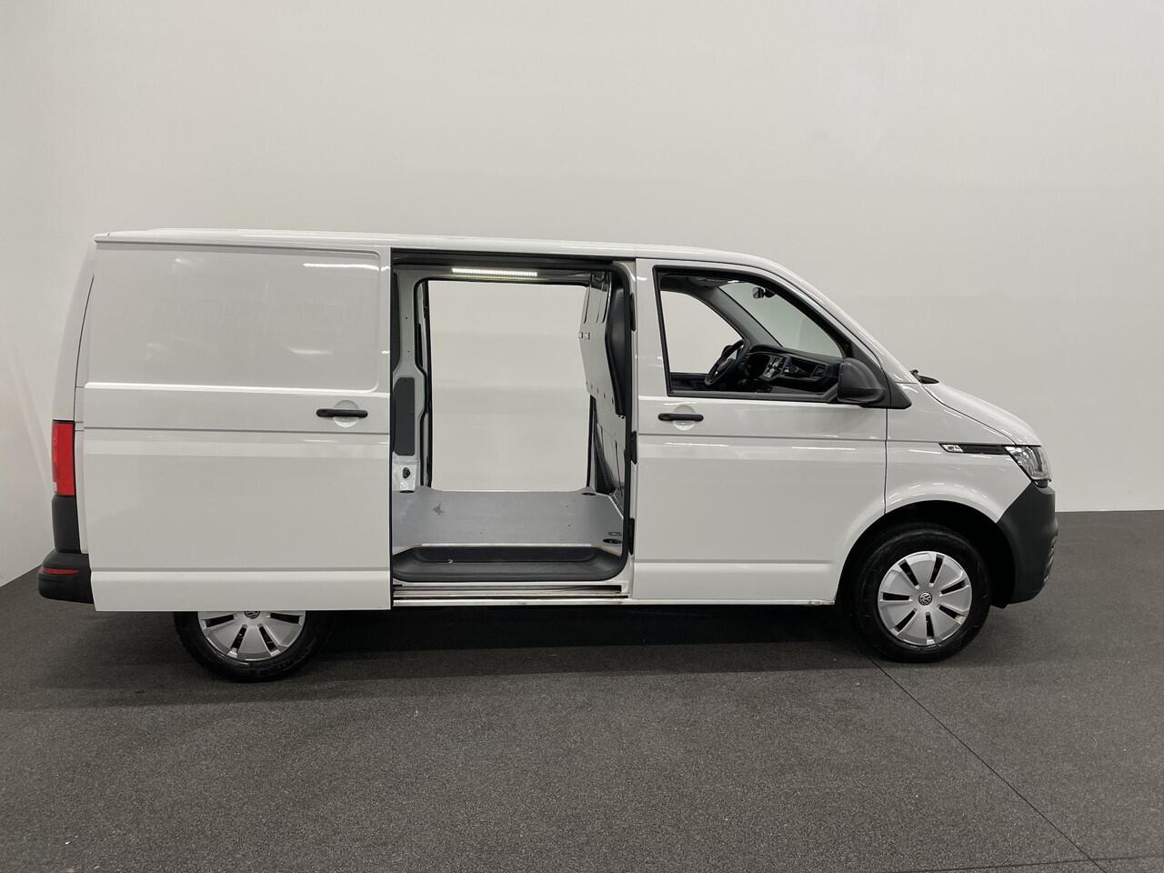 Volkswagen TRANSPORTER 2.0 TDI L1H1 Comfortline 150 PK DSG Airco Cruise Control Stoelverwarming Trekhaak 2X Schuifdeur Achterklep