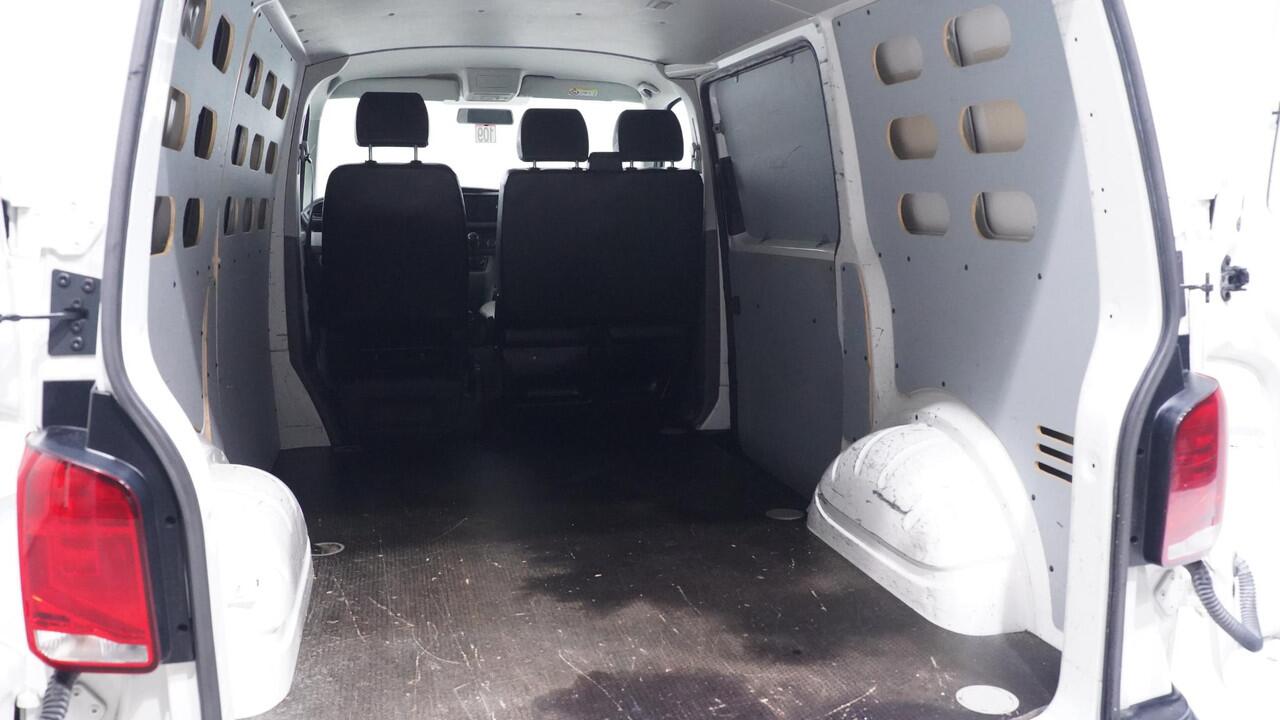 Volkswagen TRANSPORTER 2.0 TDI 110 pk L1H1 Navi, Camera, Airco Laadruimte Pakket, 3-Zits