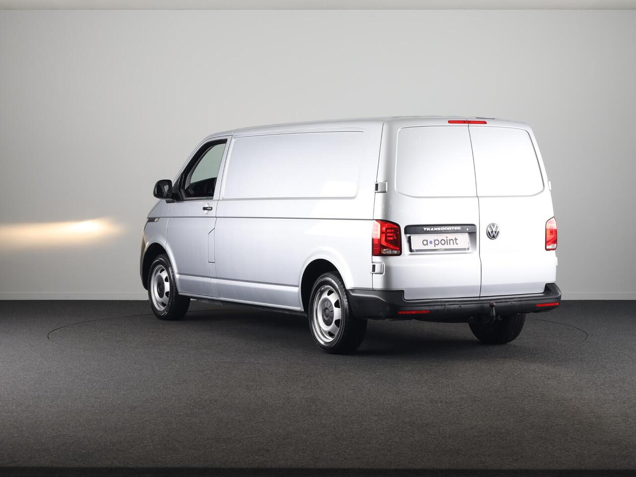 Volkswagen TRANSPORTER 2.0 TDI L2H1 32 150PK DSG | Navigatie via app | Parkeersensoren | Trekhaak |