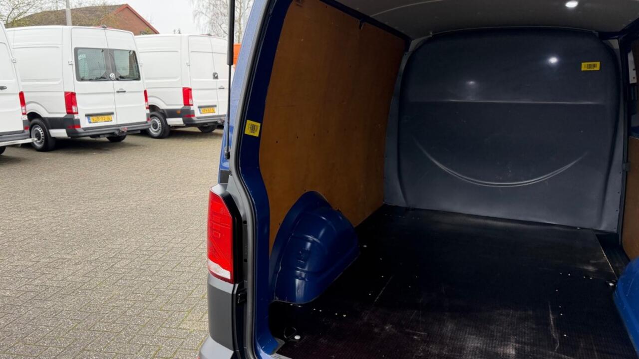 Volkswagen TRANSPORTER 2.0 TDI 81KW 110PK EURO 6 AIRCO/ CRUISE CONTROL/ NAVI/ 100% DEALERONDERHOUDEN