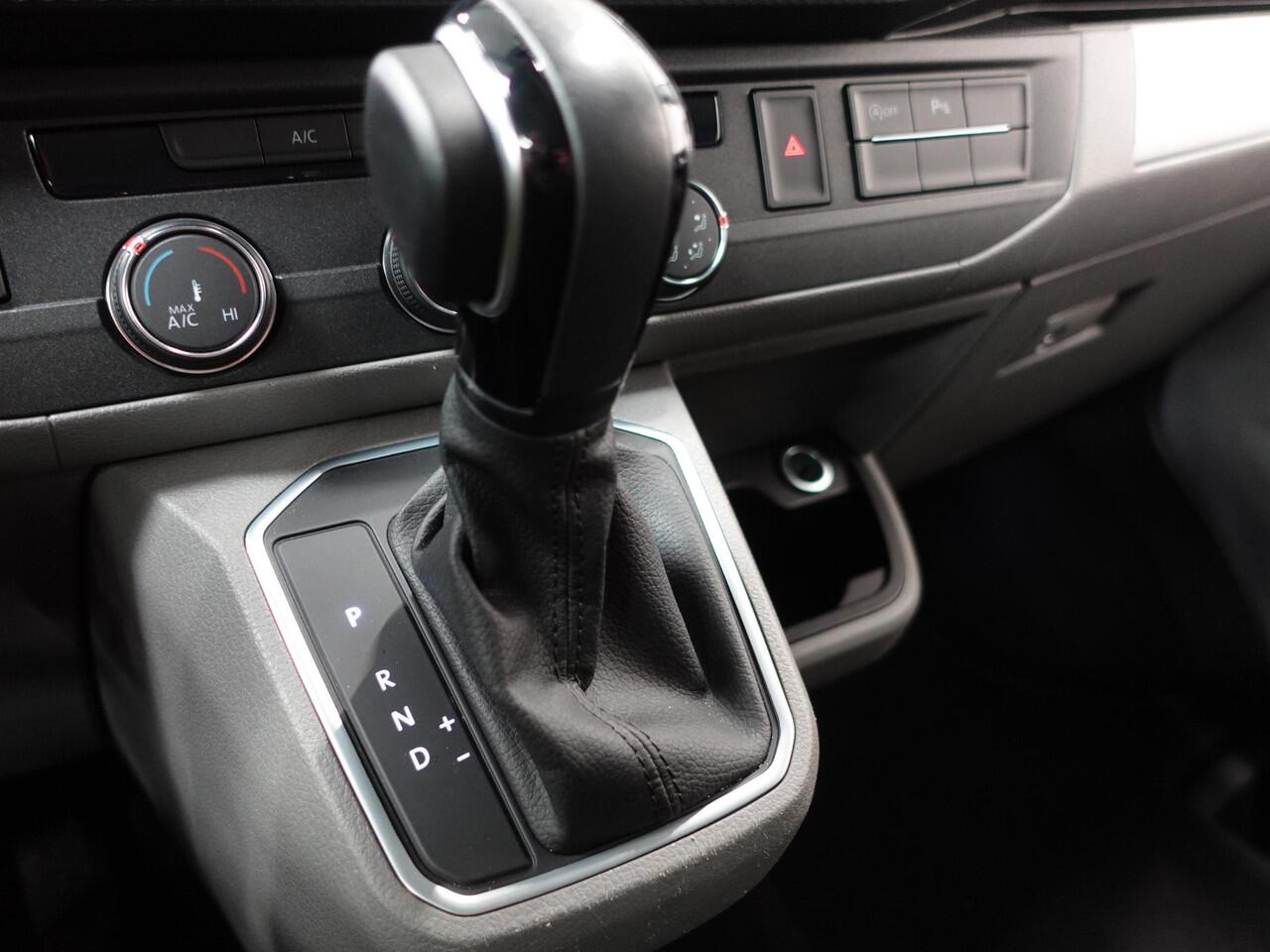 Volkswagen TRANSPORTER 150pk Automaat L2 Dubbele cabine Bulli Apple Carplay Cruise control Camera Airco Euro6