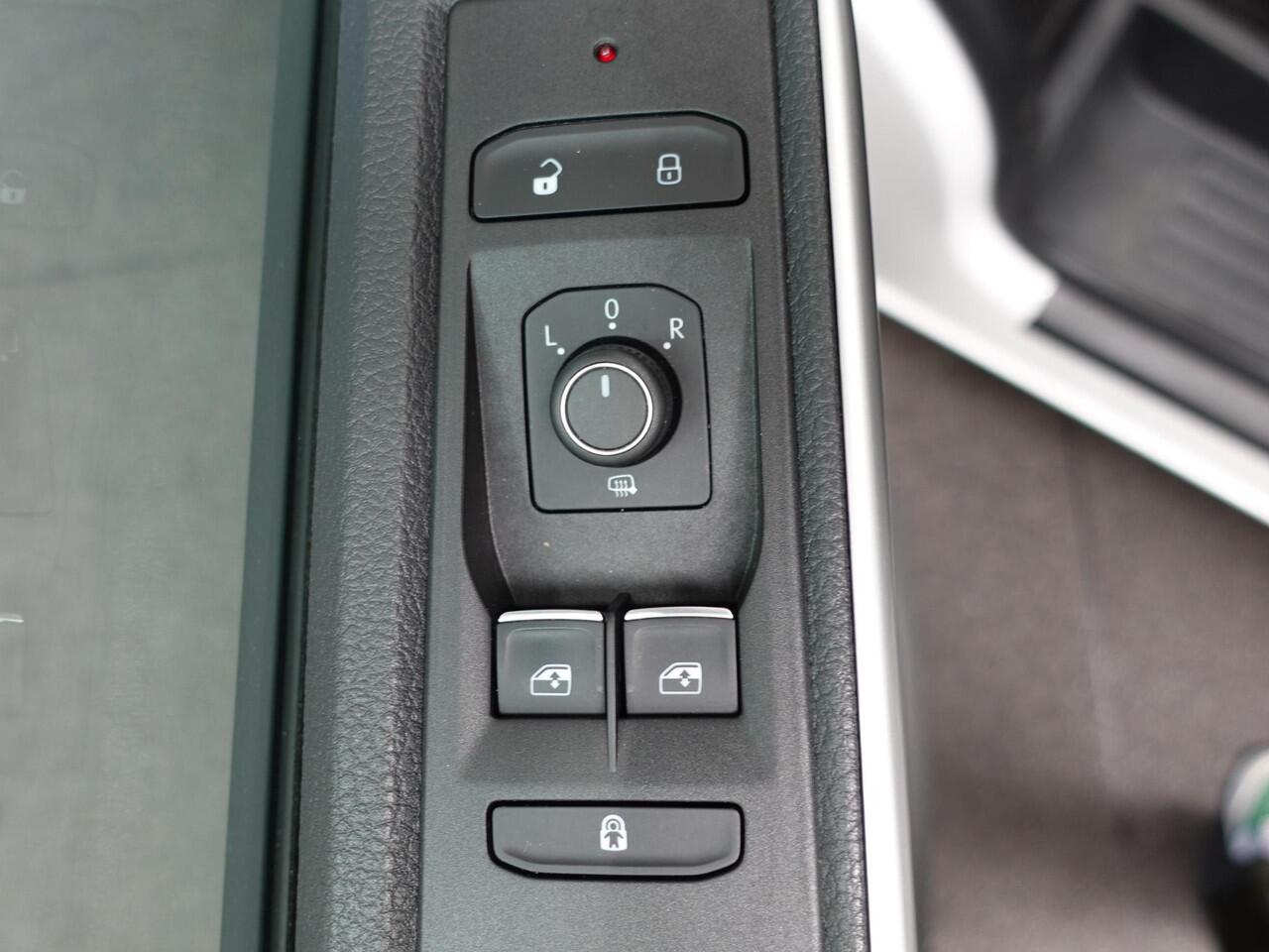 Volkswagen TRANSPORTER 150pk Automaat L2 Dubbele cabine Bulli Apple Carplay Cruise control Camera Airco Euro6