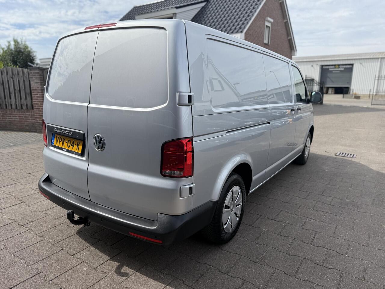 Volkswagen TRANSPORTER 2.0 TDI L2H1 Automaat 28 Bulli