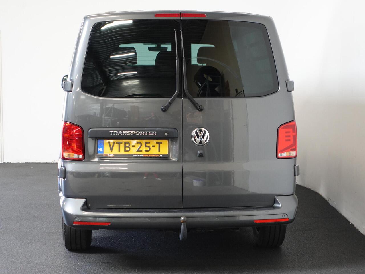 Volkswagen TRANSPORTER 2.0 TDI L2H1 28 Dubbele Cabine Highline Automaat Airco Cruise Control adaptief Parkeersensoren Trekhaak