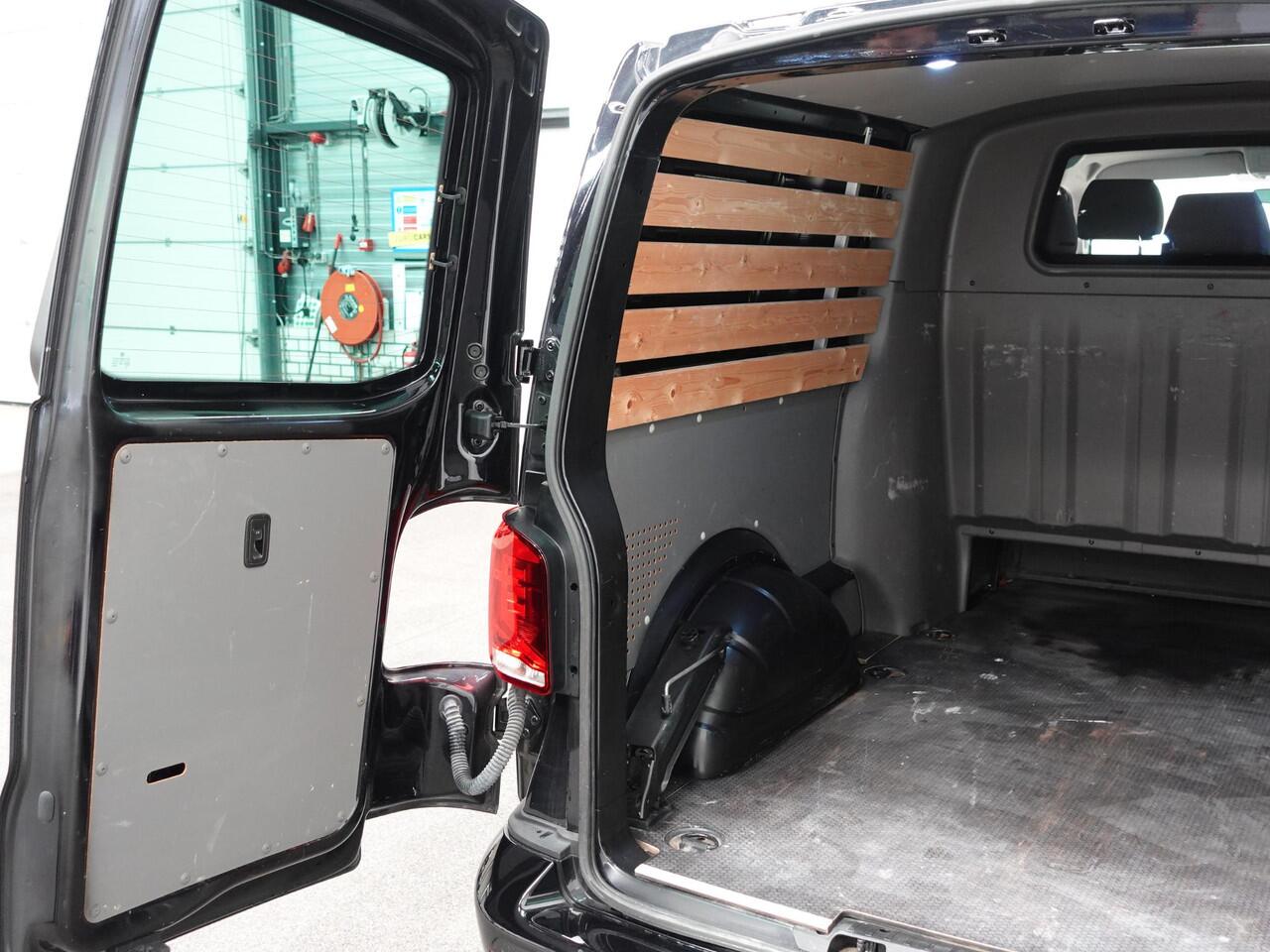 Volkswagen TRANSPORTER 2.0 TDI L2H1 Dubbele Cabine Automaat Highline Airco Cruise control Camera Apple Carplay/Android Auto