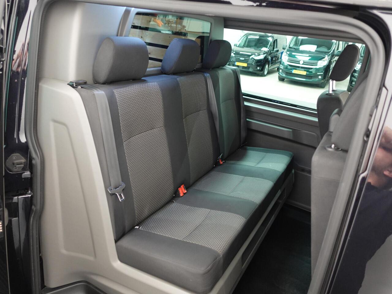 Volkswagen TRANSPORTER 2.0 TDI L2H1 Dubbele Cabine Automaat Highline Airco Cruise control Camera Apple Carplay/Android Auto