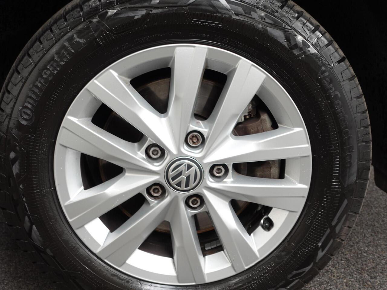 Volkswagen TRANSPORTER 2.0 TDI L2H1 Dubbele Cabine Automaat Highline Airco Cruise control Camera Apple Carplay/Android Auto