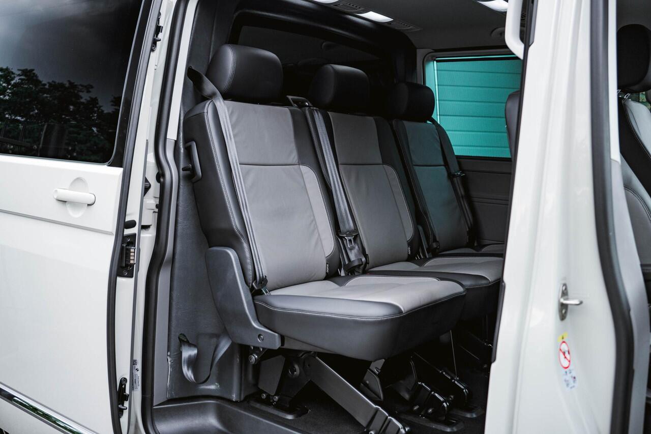 Volkswagen TRANSPORTER T6.1 Caravelle 2.0 TDI 204 PK DSG L2H1 DUB/CAB A-Deuren ACC | LED | Leder | Apple Carplay/ Android Auto | Privacy glass |