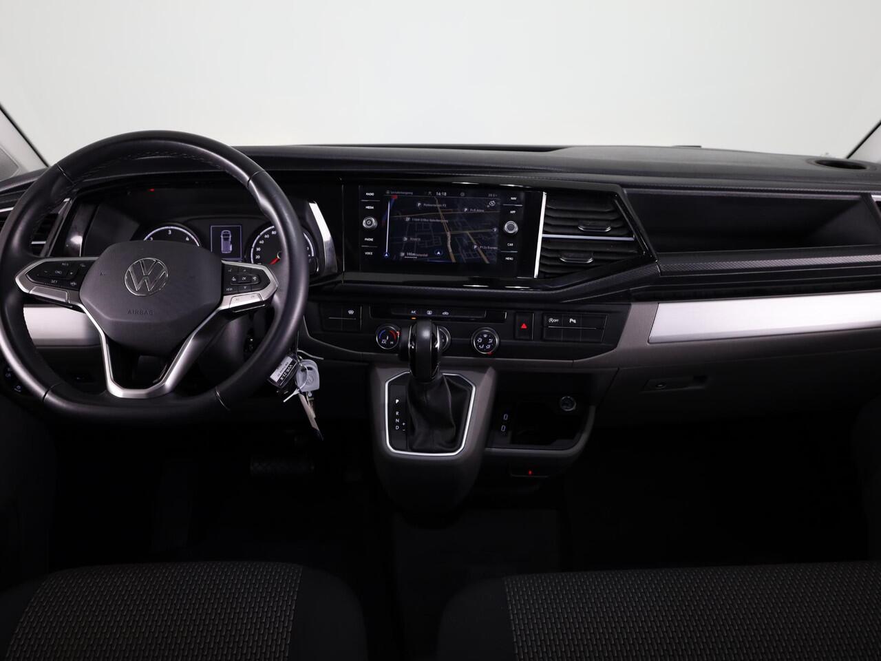 Volkswagen TRANSPORTER 2.0 TDI L2H1 30 DC Highline 150 PK DSG | Verlengde garantie | Navigatie | Trekhaak | Luxe dubbelcabine |