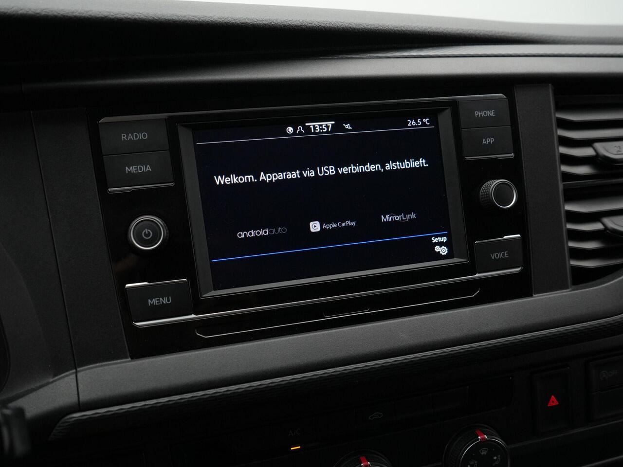 Volkswagen TRANSPORTER 2.0 TDI 90 pk Economy Business L1H1 | Trekhaak | Parkeersensoren achter | Carplay | Cruise Control