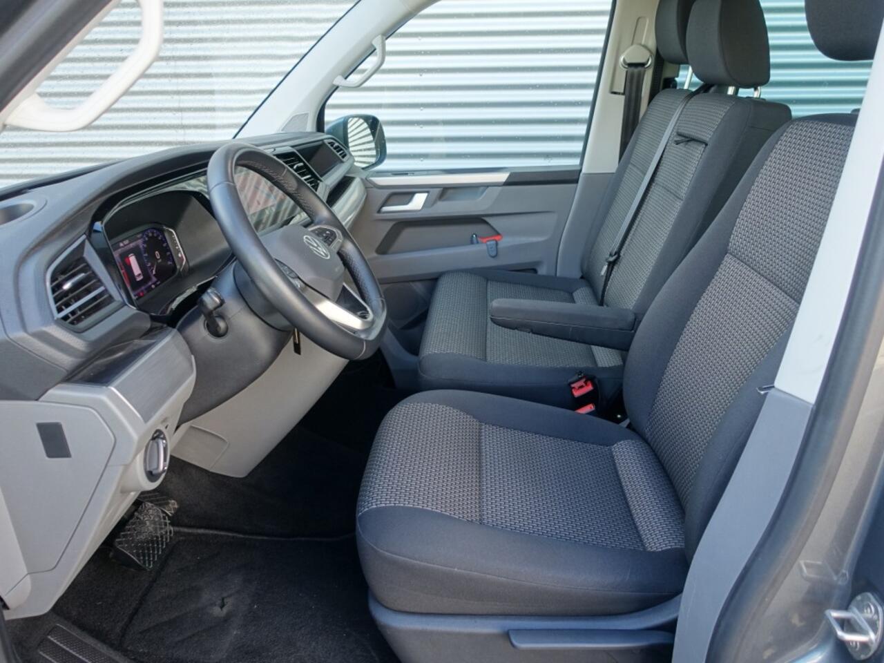 Volkswagen TRANSPORTER 2.0 TDi 150 PK DSG7 Bulli DC L2H1 I NL-Auto I 100% dealer I LED I