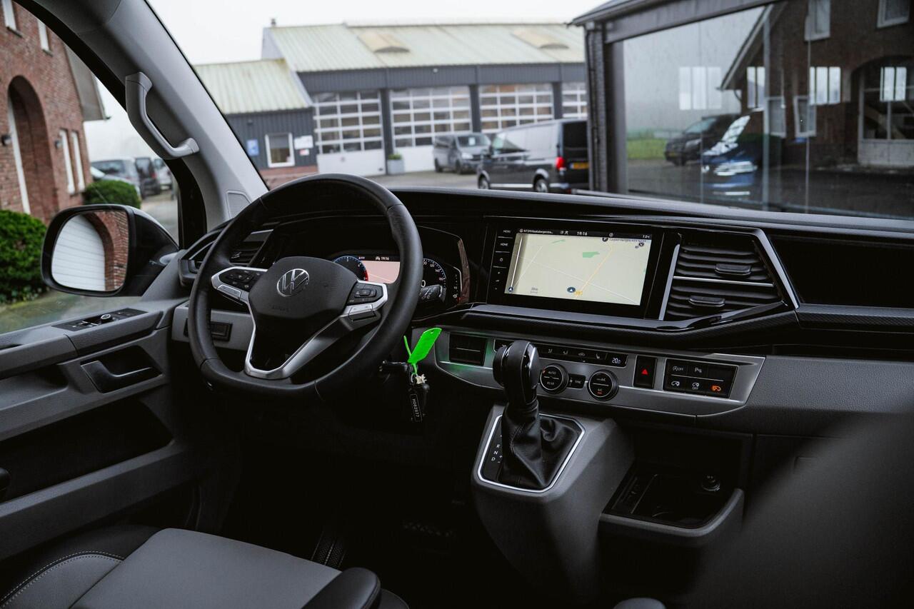 Volkswagen TRANSPORTER T6.1 2.0 TDI 204 PK DSG CARAVELLE L2H1 A-KLEP DUB/DUB ACC | LED | Leder | Virtual Cockpit | Privacy glass |