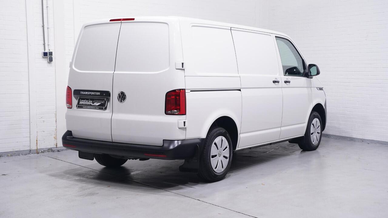 Volkswagen TRANSPORTER 2.0 TDI 110 pk L1H1 Airco, Apple Carplay Laadruimte Pakket, PDC achter, 3-Zits