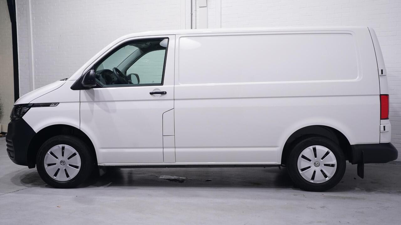Volkswagen TRANSPORTER 2.0 TDI 110 pk L1H1 Airco, Apple Carplay Laadruimte Pakket, PDC achter, 3-Zits