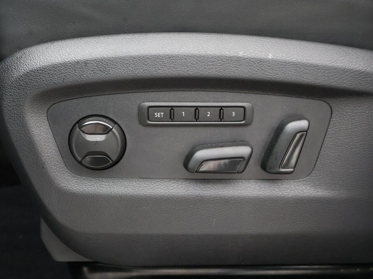 Volkswagen TRANSPORTER CARAVELLE 2.0 TDI 204 PK D.C. + LEDER | MEMORY | 2 ELEKTR. SCHUIFDEUREN | VIRTUAL COCKPIT | TREKHAAK