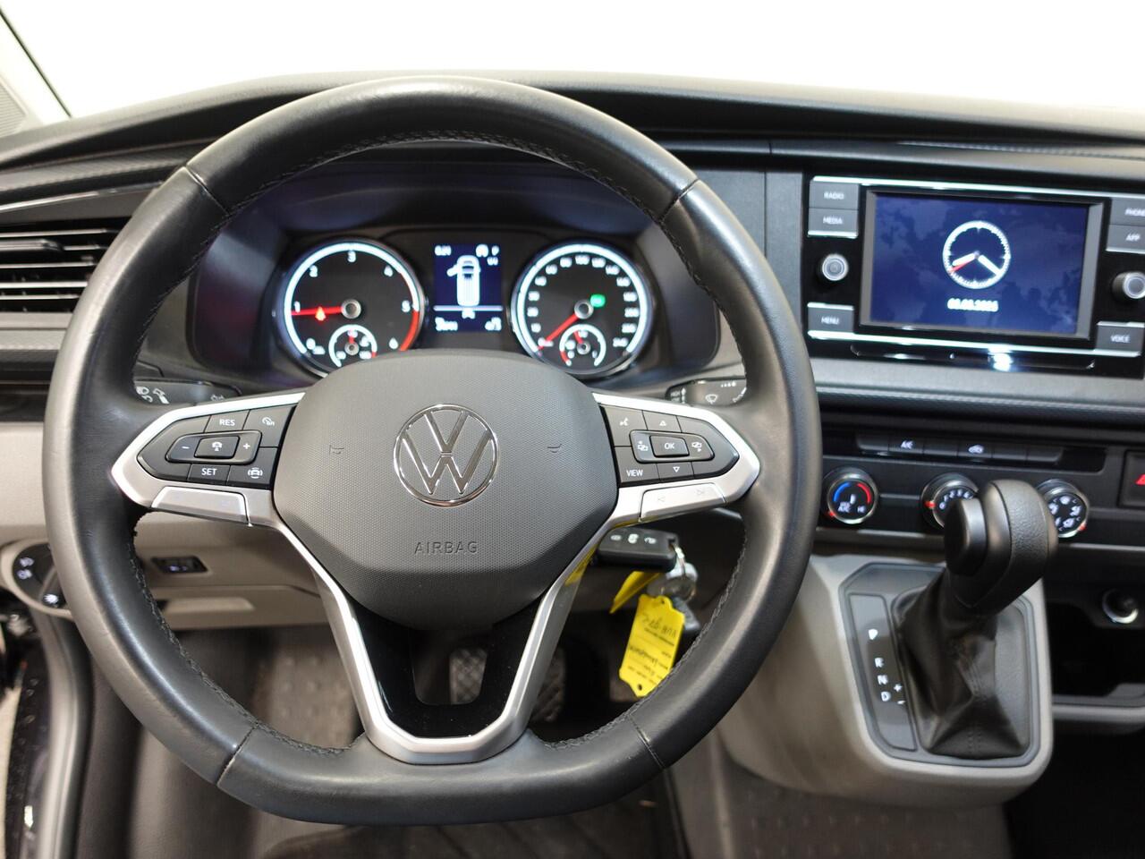 Volkswagen TRANSPORTER 2.0 150PK L2H1 Highline Automaat Dubbele Cabine Airco Navi Parkeersensoren Camera Trekhaak Carplay