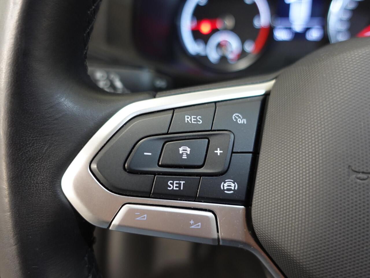 Volkswagen TRANSPORTER 2.0 150PK L2H1 Highline Automaat Dubbele Cabine Airco Navi Parkeersensoren Camera Trekhaak Carplay