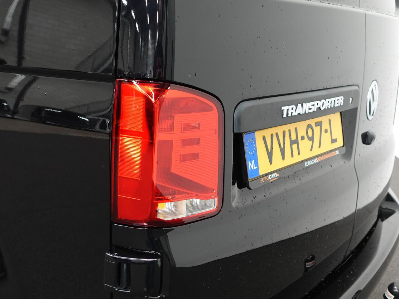 Volkswagen TRANSPORTER 2.0 150PK L2H1 Highline Automaat Dubbele Cabine Airco Navi Parkeersensoren Camera Trekhaak Carplay