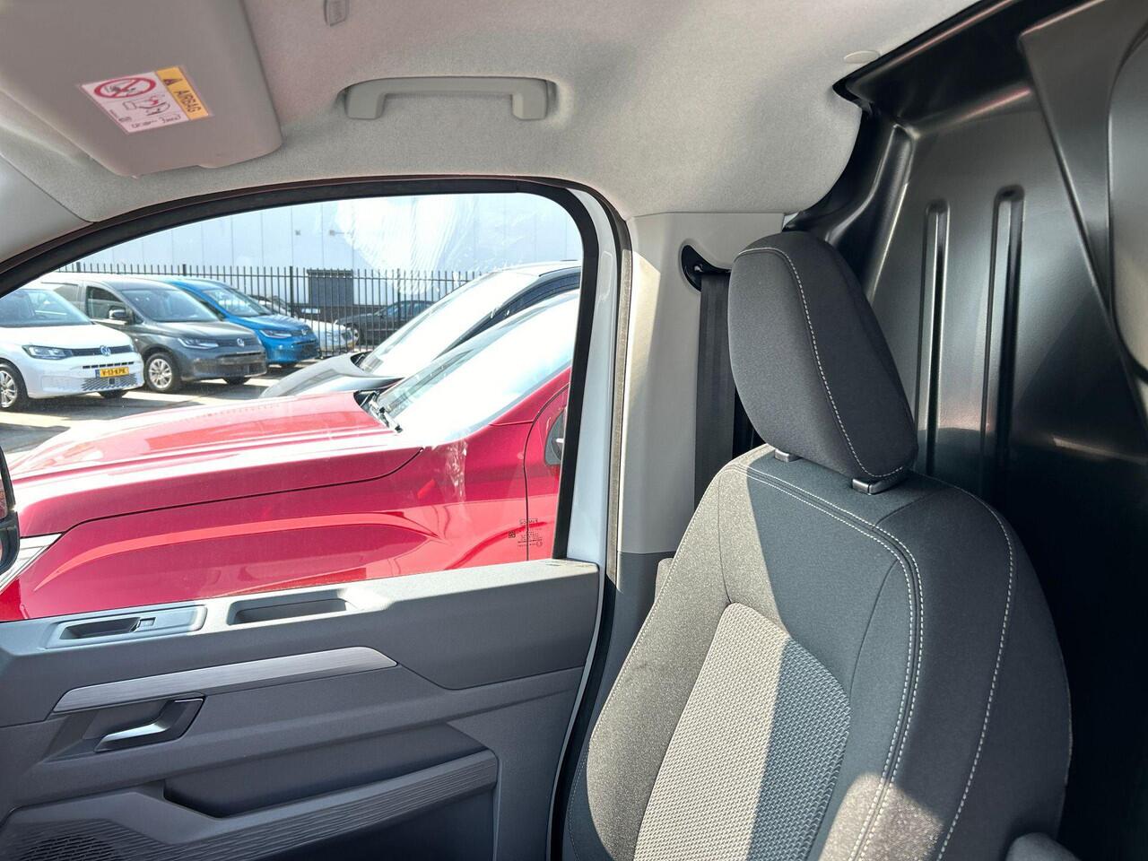 Volkswagen TRANSPORTER Bedrijfswagens Life L1 2.0 TDI EU6 81 kW 110 pk 6 versn. hand | BPM vrij | Achterdeuren zonder ruit | Bestuurdersassistentiepakket plus | Multifunctioneel kunstlederen stuurwiel |