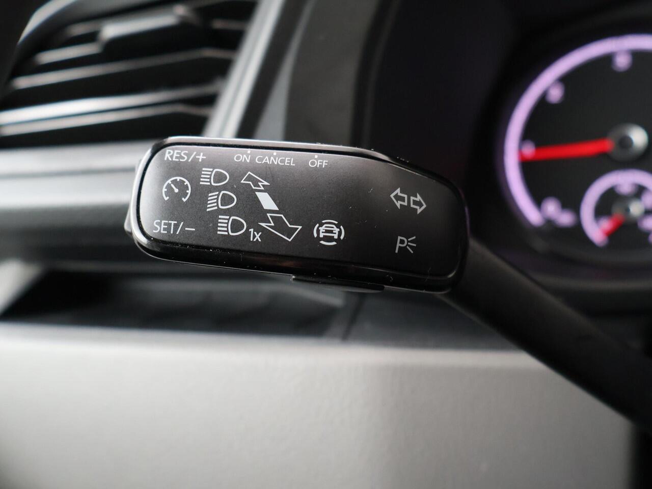 Volkswagen TRANSPORTER 2.0 TDI L2H1 30 DC Highline | 150 PK | Dubbele Cabine | Trekhaak | Airco | Cruise control |