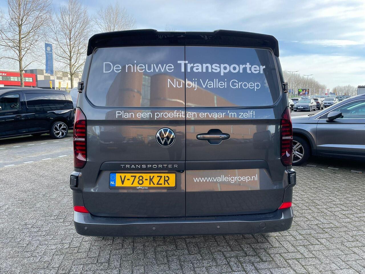 Volkswagen TRANSPORTER 2.0 TDI L2H1 30 Style | LED koplampen | Navigatie | 19 inch lm velgen | Achterdeurspoiler | Dichte achterdeuren | Sidestepszwart | Volledige betimmering laadruimte | Glaslook panelen