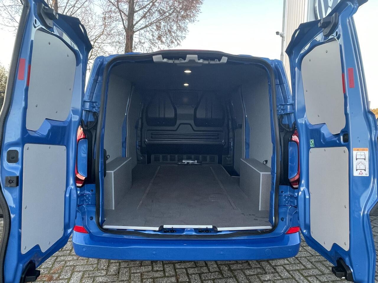 Volkswagen TRANSPORTER 2.0 TDI 170PK Automaat L2 Bulli Intro Led | Black Edition | Navigatie | Stoelverwarming | Carplay | L.M.Wielen | Clima
