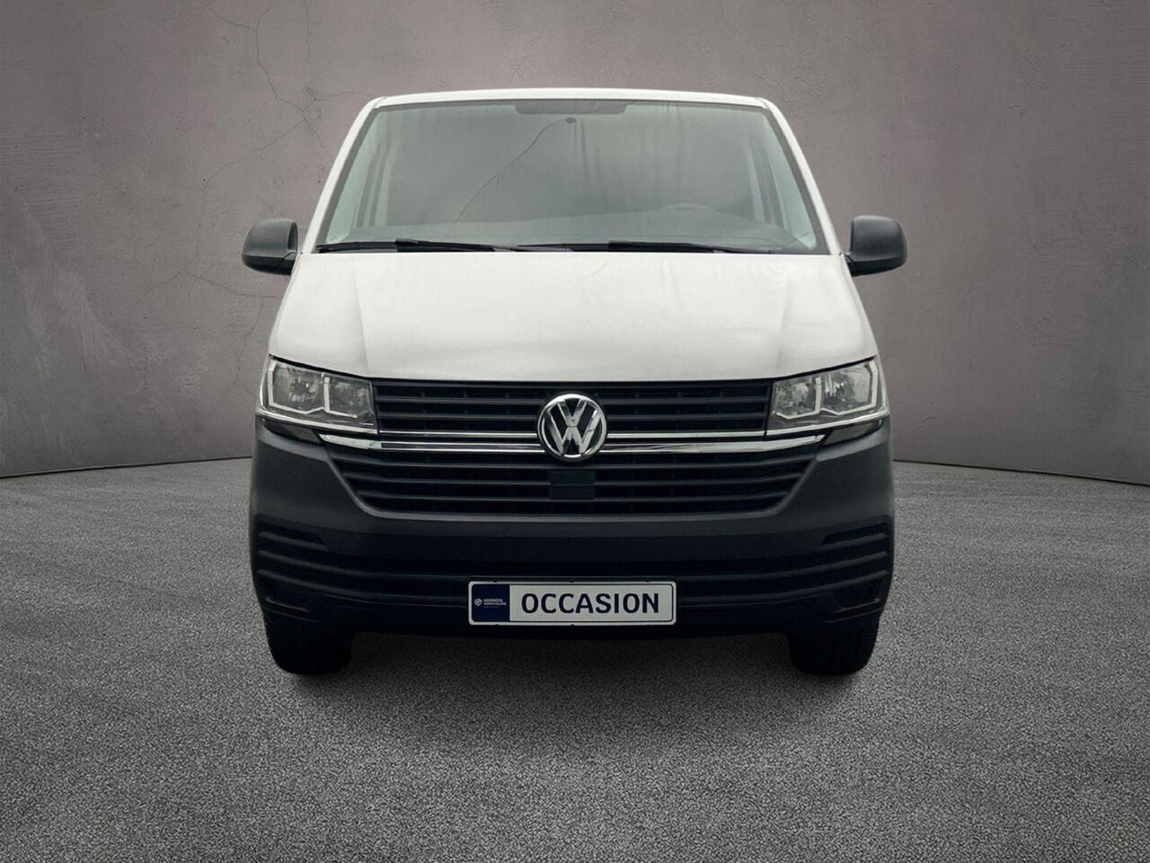 Volkswagen TRANSPORTER 2.0 TDI 110pk L2 | Trekhaak | BPM-vrij | Cruise-control | Achterdeuren | Betimmering