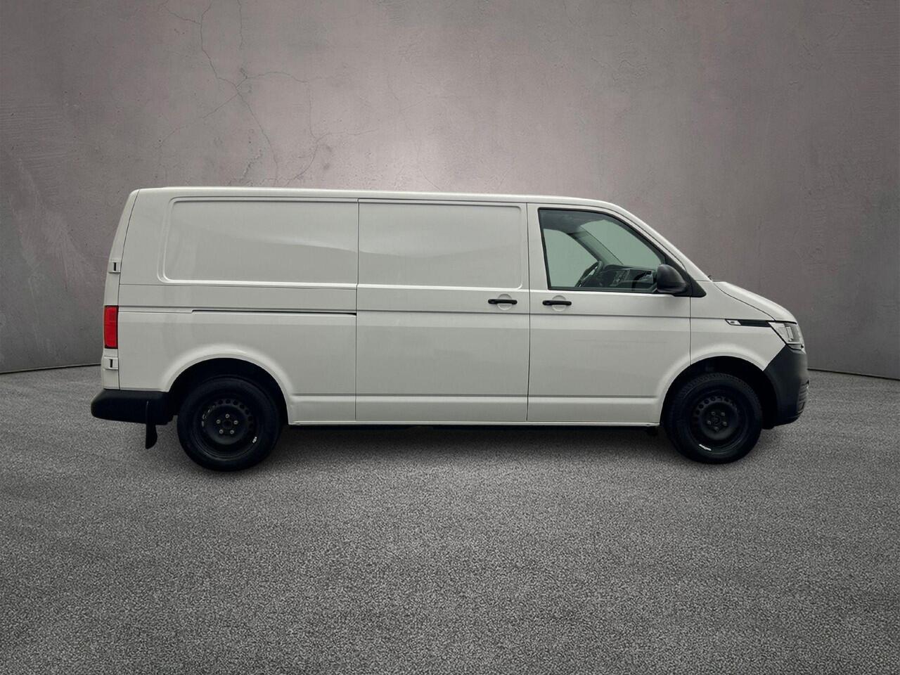 Volkswagen TRANSPORTER 2.0 TDI 110pk L2 | Trekhaak | BPM-vrij | Cruise-control | Achterdeuren | Betimmering