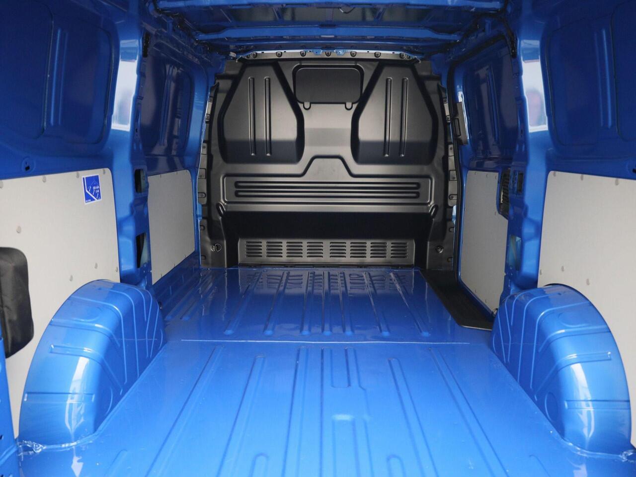 Volkswagen TRANSPORTER 2.0 TDI 170pk DSG Bulli L1 · Camera · Alarm · Apple/Android Car Play · Navigatie · P-Sensoren · Trekhaakvoorbereiding · Garantie t/m 26-12-2028 of 100.000km