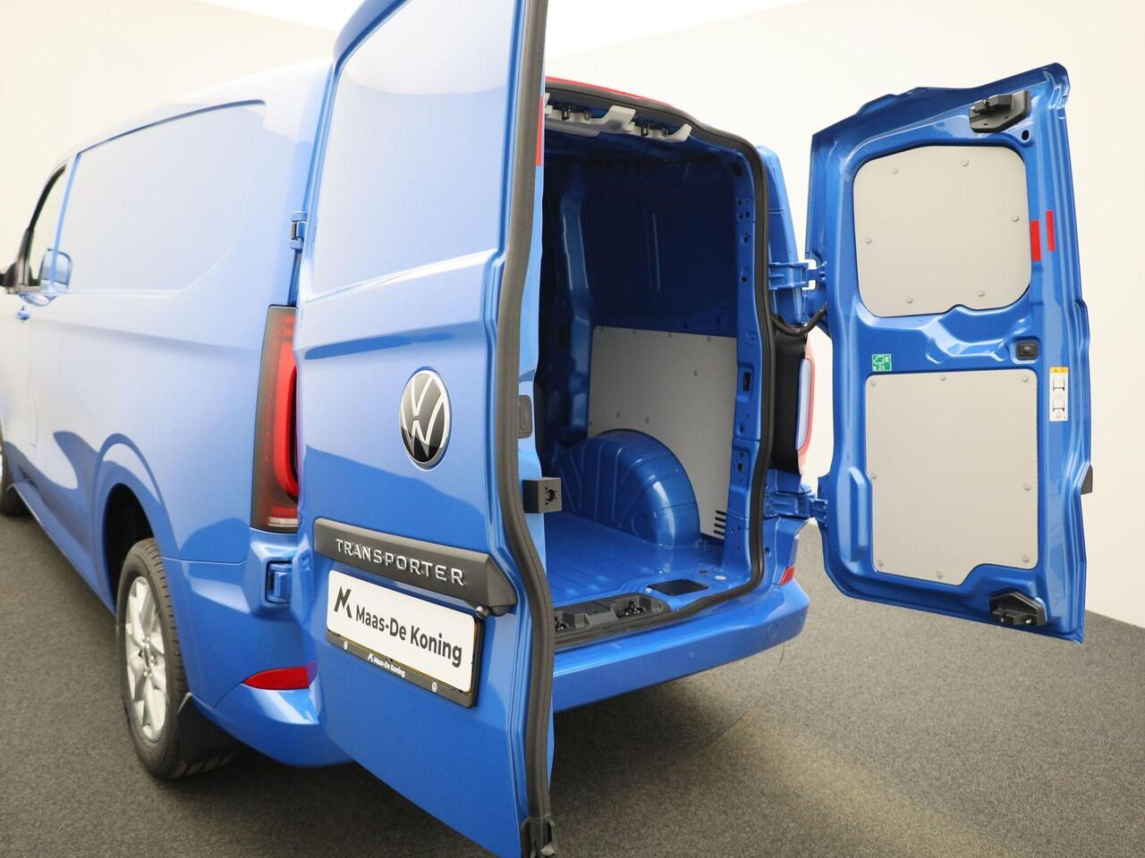 Volkswagen TRANSPORTER 2.0 TDI 170pk DSG Bulli L1 · Camera · Alarm · Apple/Android Car Play · Navigatie · P-Sensoren · Trekhaakvoorbereiding · Garantie t/m 26-12-2028 of 100.000km