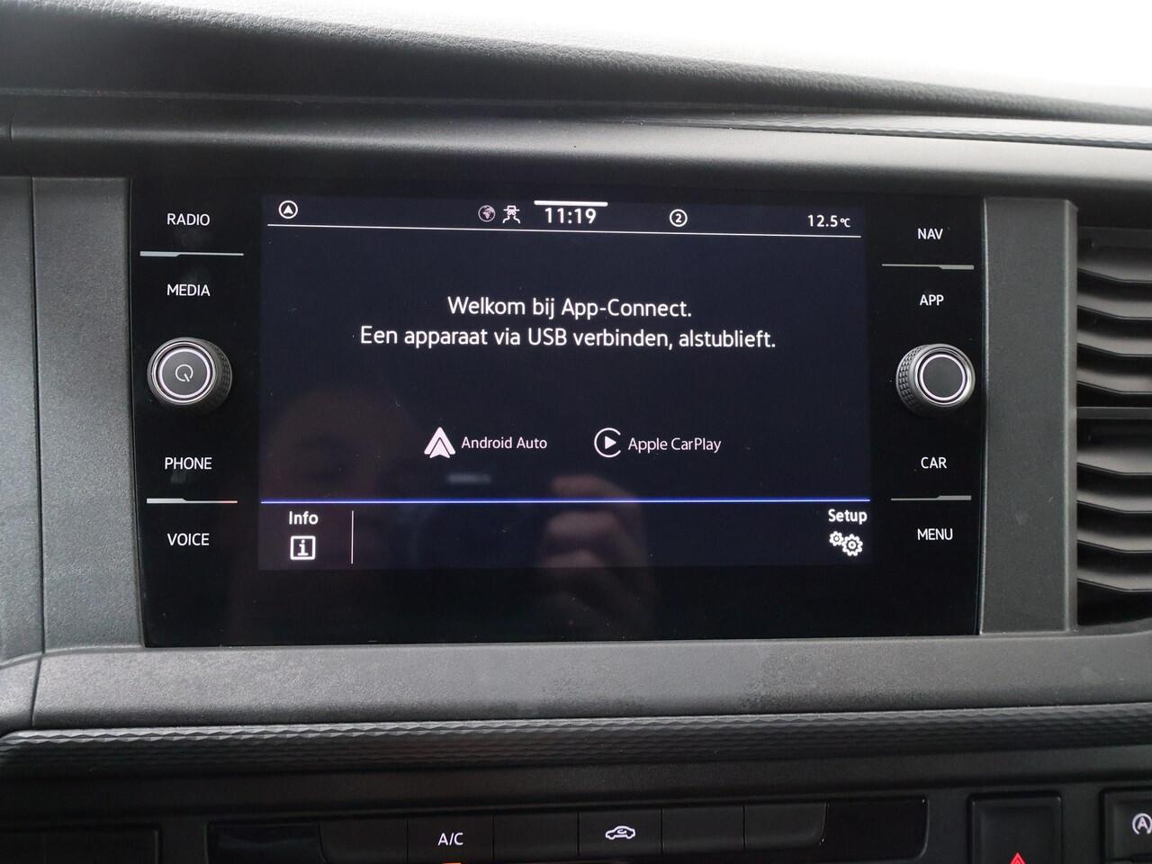 Volkswagen TRANSPORTER 2.0 TDI L2H1 DC 30 Comfortline | 110 PK | Pick-Up | Dubbele Cabine | Trekhaak | Navigatiesysteem | Cruise control |