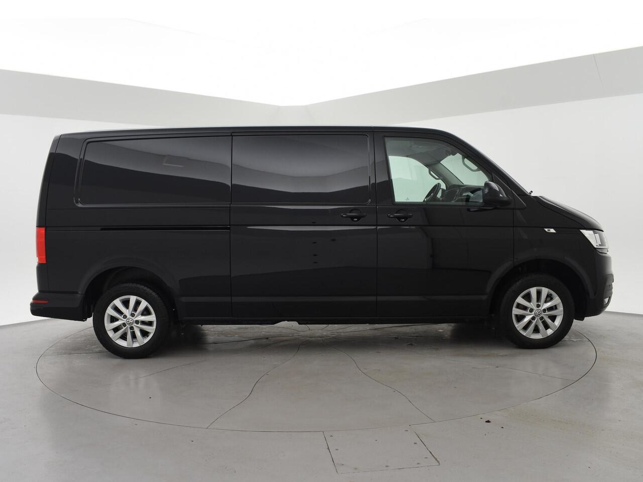 Volkswagen TRANSPORTER 2.0 TDI L2H1 HIGHLINE | LMV | TREKHAAK | APPLE CARPLAY | CAMERA | COMFORSTOELEN