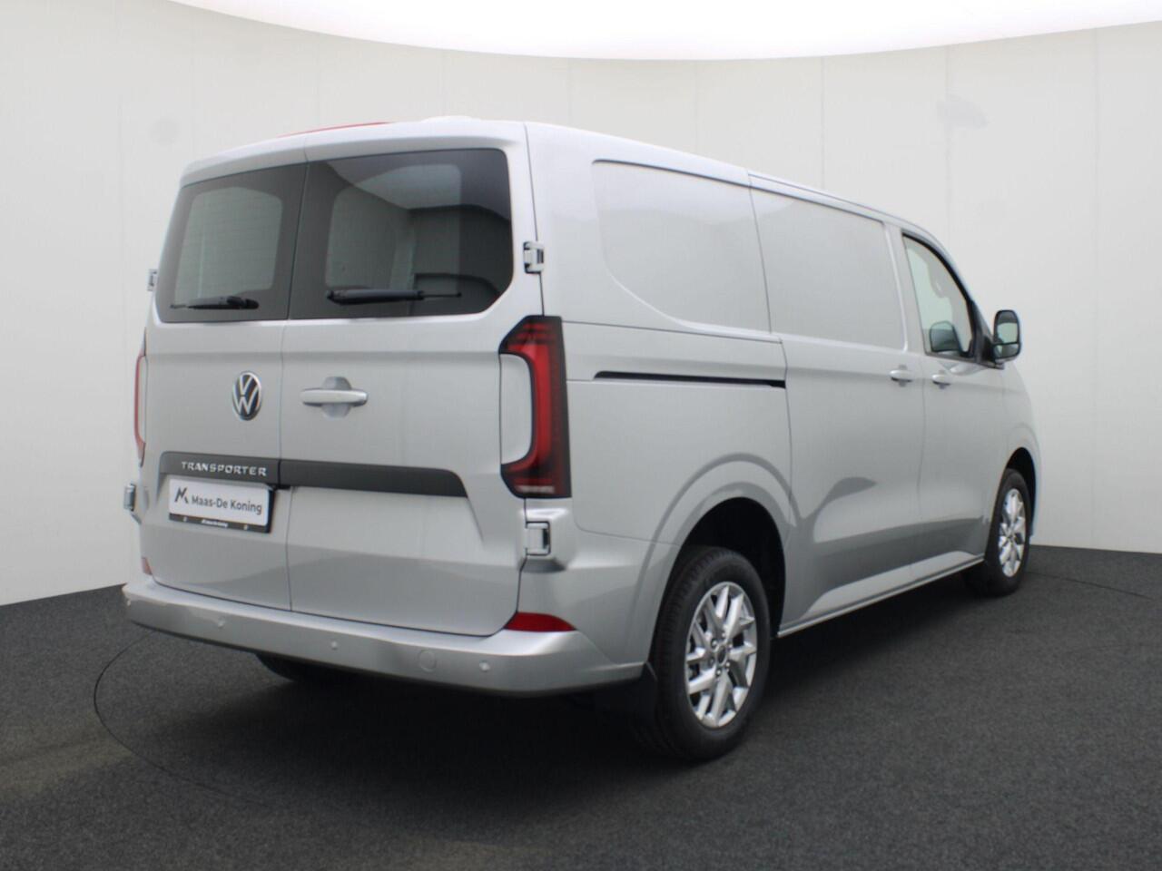 Volkswagen TRANSPORTER 2.0 TDI 170pk DSG Bulli L1 · Camera · Apple/Android Car Play · Tussenschot · Voorruit Verwarming · 17'' Inch · Garantie t/m 26-12-2028 of 100.000km