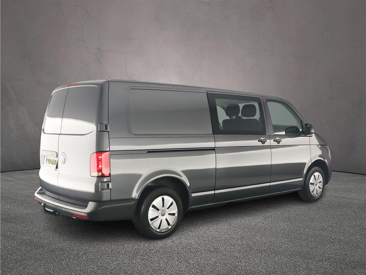 Volkswagen TRANSPORTER 2.0 TDI 110pk L2 Dubbele Cabine | 6-zitplaatsen | Betimmering | Trekhaak | Navigatie (Apple carplay / Android Auto)