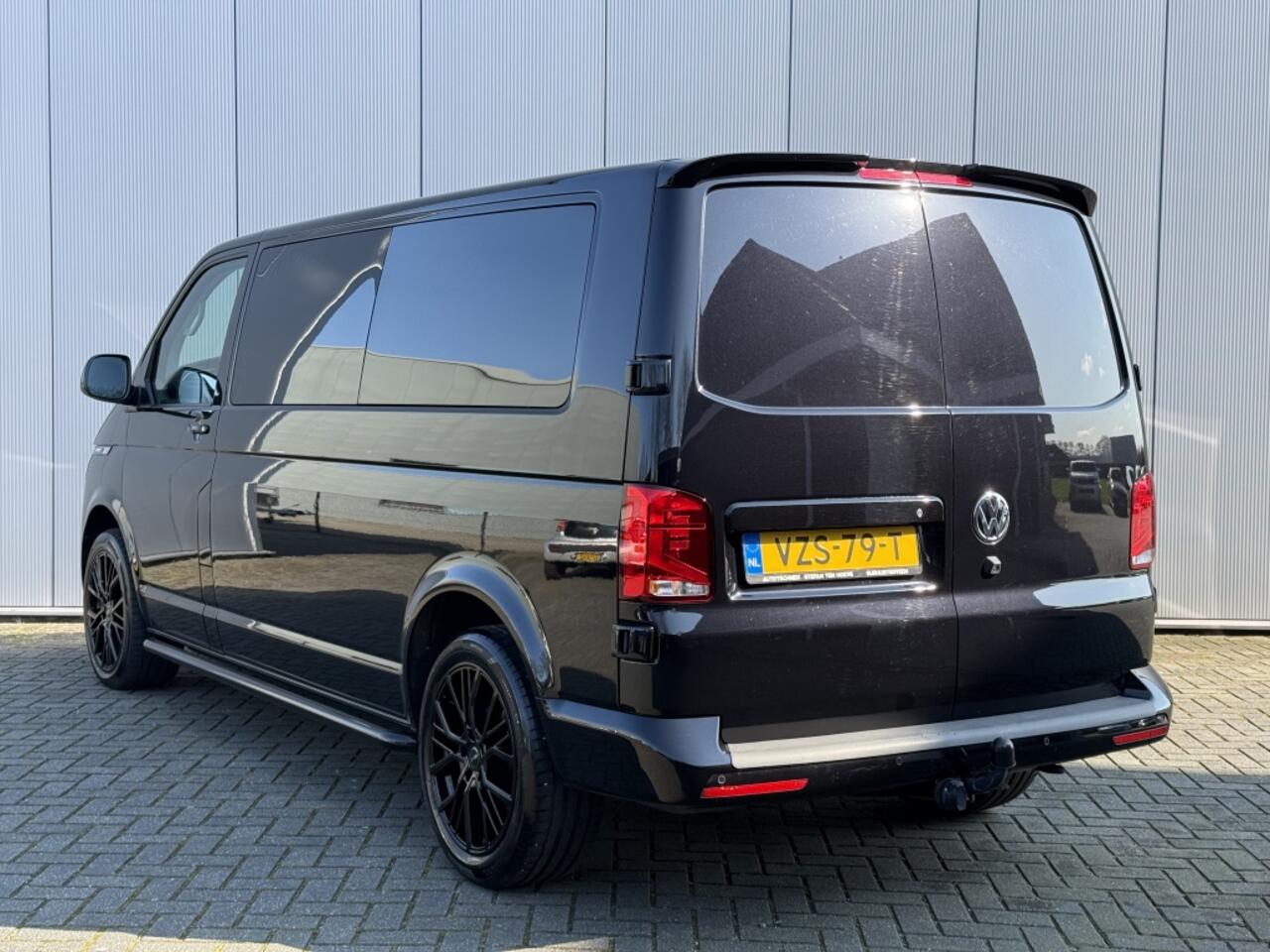 Volkswagen TRANSPORTER 2.0 TDI L2H1 BULLI Virtual Cockpit Apple Carplay.