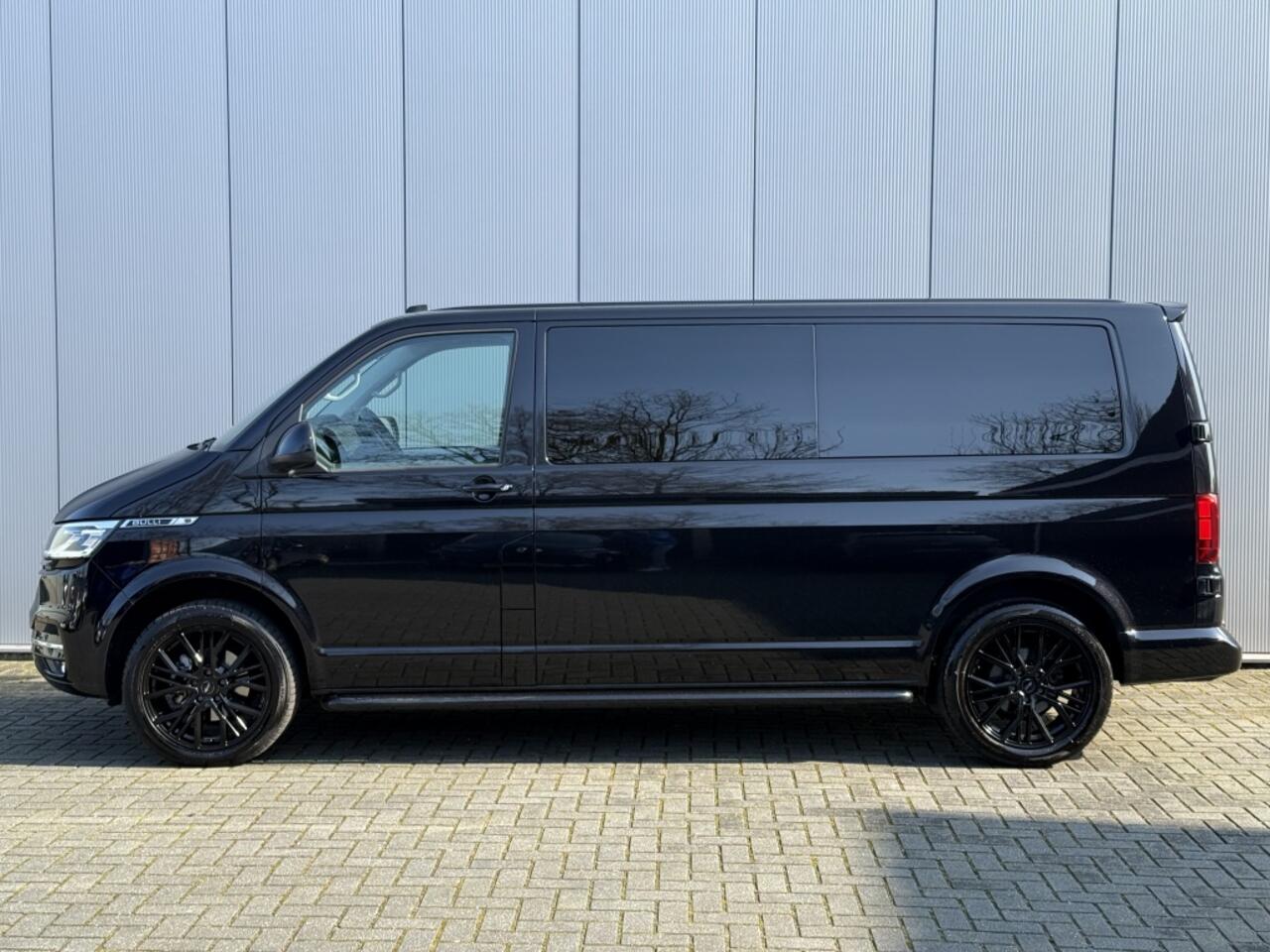 Volkswagen TRANSPORTER 2.0 TDI L2H1 BULLI Virtual Cockpit Apple Carplay.